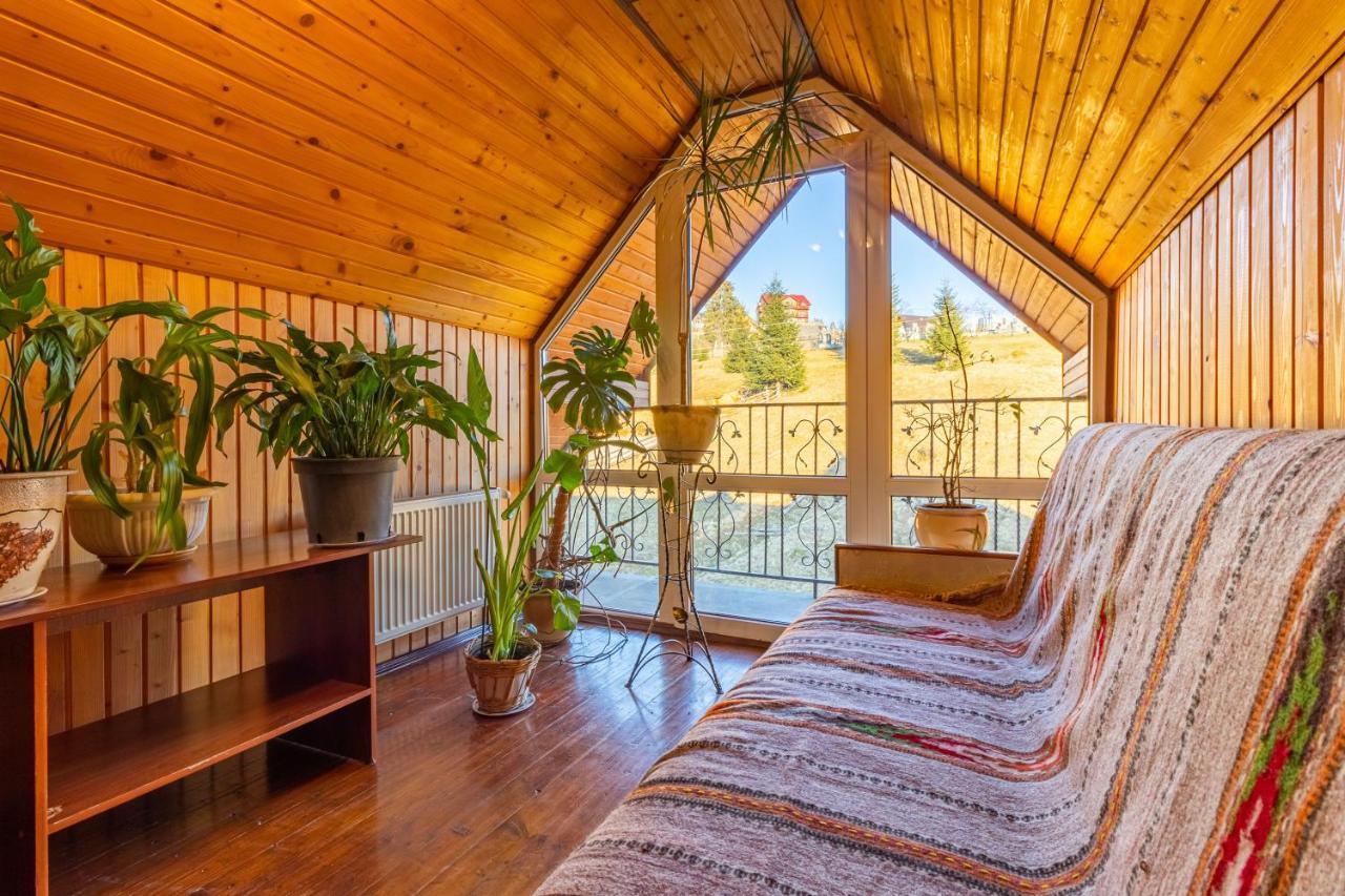 Гуцульська Світлиця Hotell Bukovel Eksteriør bilde