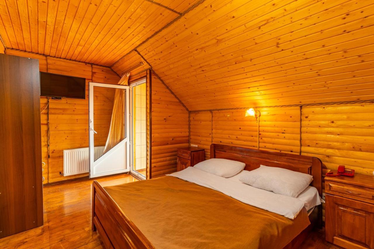 Гуцульська Світлиця Hotell Bukovel Eksteriør bilde